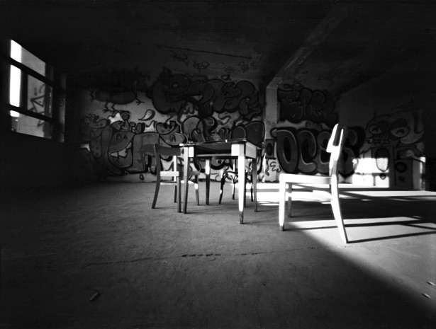 Have a seat #2 || Zeroimage 4x5 with rollfilm back | F/138 | Lucky SHD 100