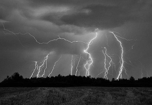 Stormy summer nights || Nikon D300 | Tamron 17-50 F/2.8